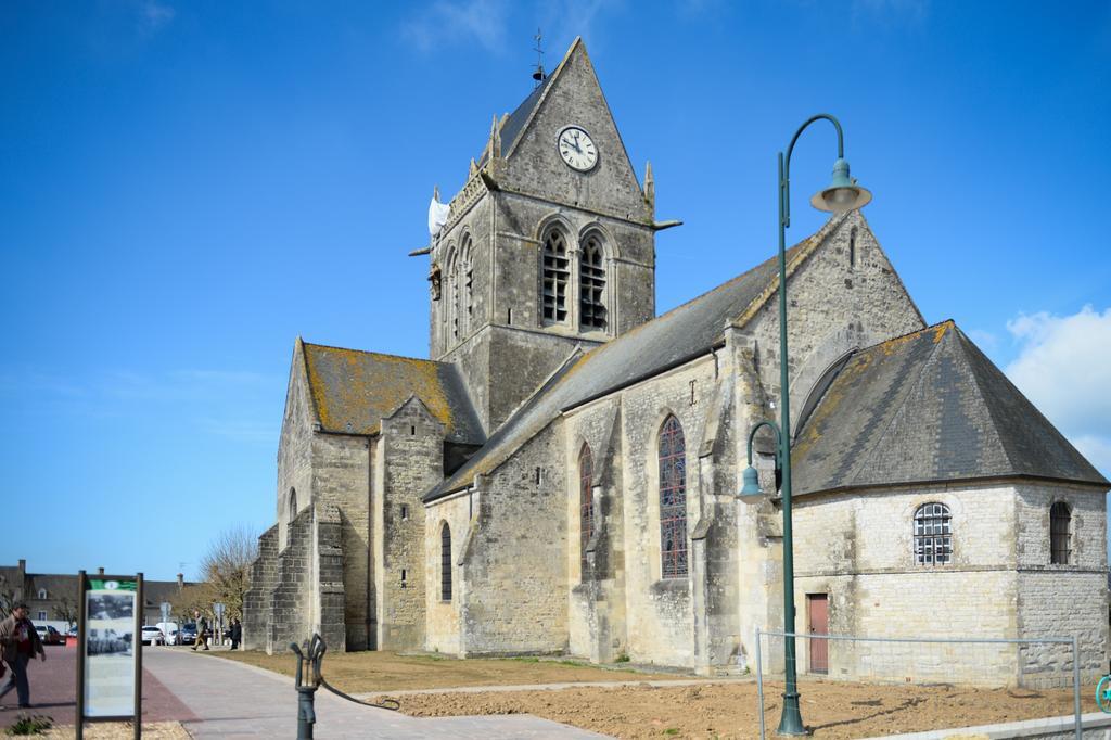 Logis Hotel Restaurant Le Sainte Mere Exteriör bild
