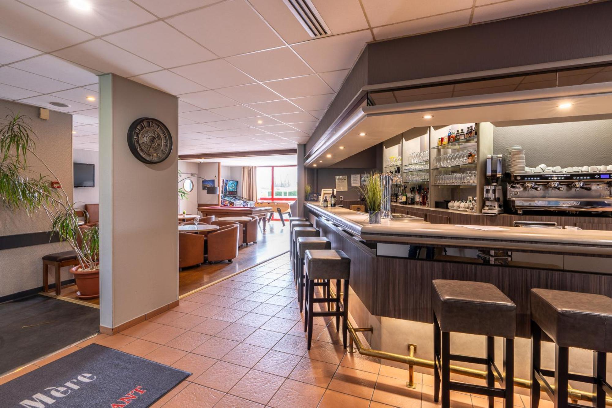 Logis Hotel Restaurant Le Sainte Mere Exteriör bild